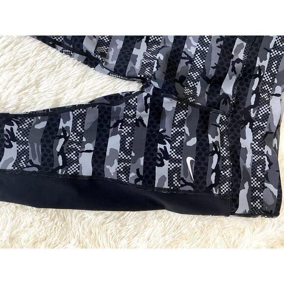 NIKE Running Dri Fit Leggings - Size Small - Picture 7 of 8